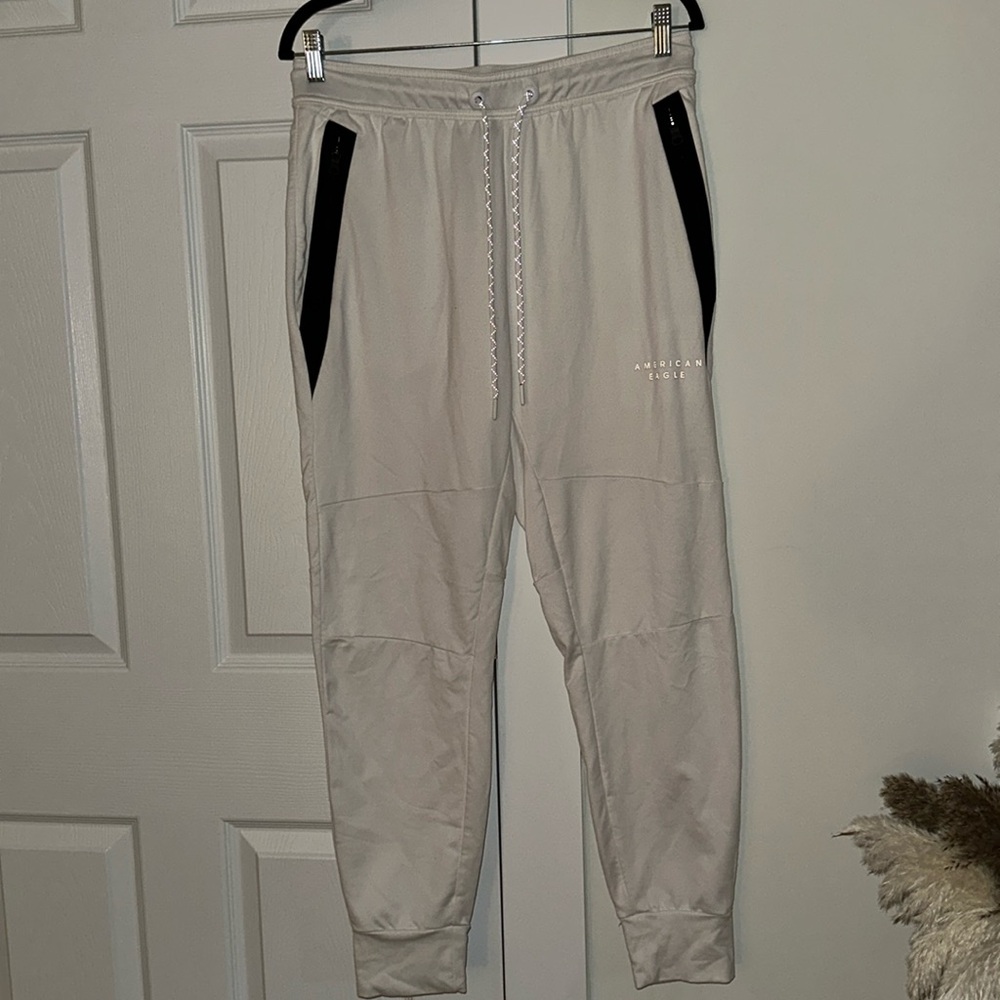 AE sweatpants size M